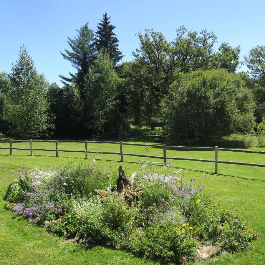 Serenite Verte A La Tuilerie Accommodation La Bazeuge Екстериор снимка